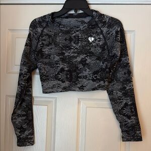 Gray Camouflage Long Sleeve Crop Top